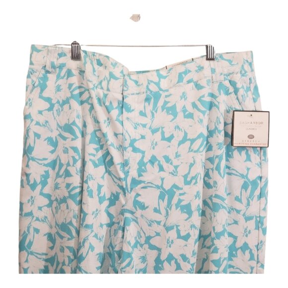CT1853 Sag Harbor NWT Turquoise & White Floral Capri 18 - Picture 2 of 3